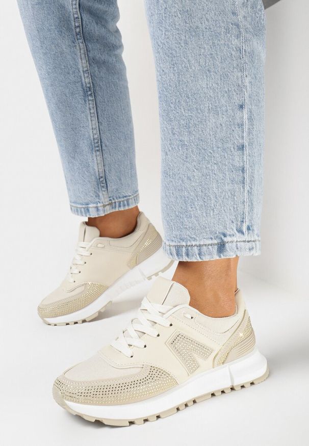 Born2be - Beżowe Sneakersy na Płaskiej Podeszwie z Wycięciami i Cyrkoniami Leporia. Kolor: beżowy. Obcas: na płaskiej podeszwie