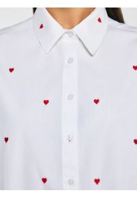 Big-Star - Koszula damska z wyhaftowanymi serduszkami biała Erin 100. Kolor: biały. Materiał: bawełna. Wzór: haft. Styl: elegancki #2