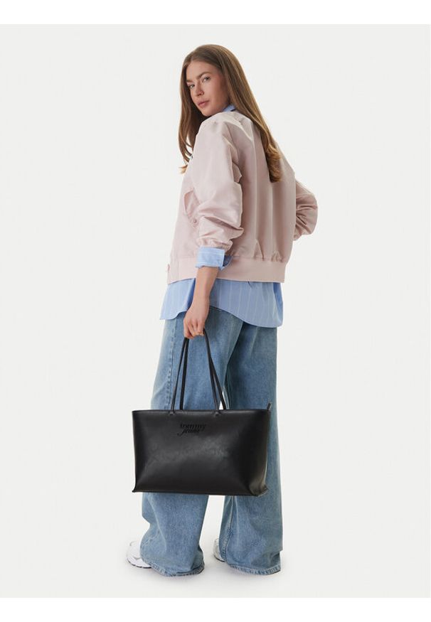Tommy Jeans Torebka Tjw Must Tote AW0AW18455 Czarny. Kolor: czarny. Materiał: skórzane