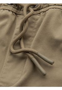 Ombre Clothing - Męskie szorty o luźnym kroju z kieszeniami typu cargo – jasnooliwkowe V3 OM-SRCG-0194 - XXL. Okazja: na co dzień. Kolor: oliwkowy. Materiał: dzianina, bawełna, materiał, tkanina, elastan. Sezon: lato. Styl: klasyczny, elegancki, casual #6