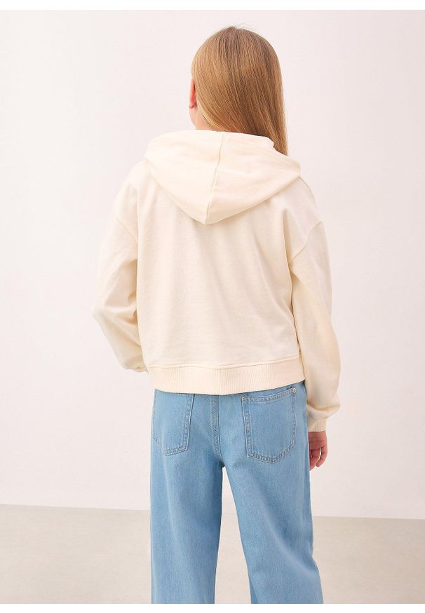 bonprix - Krótka bluza z kapturem, z czystej bawełny organicznej. Okazja: na co dzień. Typ kołnierza: kaptur. Kolor: biały. Materiał: bawełna. Długość: krótkie. Wzór: nadruk, kwiaty. Styl: casual
