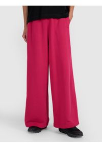 4f - 4F Spodnie dresowe z szerokimi nogawkami damskie - różowe XXL. Kolor: różowy. Materiał: dresówka. Wzór: ze splotem, gładki #2