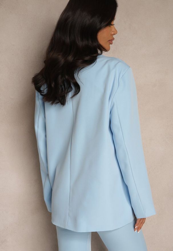 Renee - Jasnoniebieska Pudełkowa Marynarka Oversize o Dwurzędowym Fasonie Kositia. Okazja: na co dzień, na spotkanie biznesowe. Kolor: niebieski. Materiał: jeans. Styl: casual, biznesowy, klasyczny