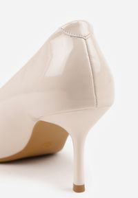 Born2be - Beżowe Szpilki Vices z Cyrkoniową Aplikacją Niraselle. Okazja: na spotkanie biznesowe, na ślub cywilny, na wesele, na imprezę. Nosek buta: szpiczasty. Kolor: beżowy. Wzór: aplikacja. Obcas: na szpilce. Styl: biznesowy, glamour, elegancki. Wysokość obcasa: średni #5