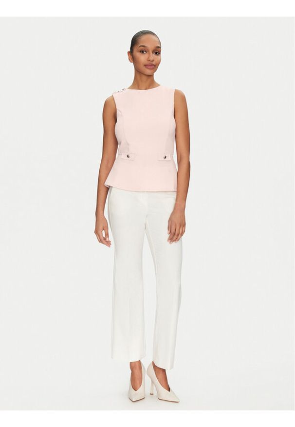 Guess Bluzka W5GP54 KCBO2 Różowy Regular Fit. Kolor: różowy. Materiał: syntetyk