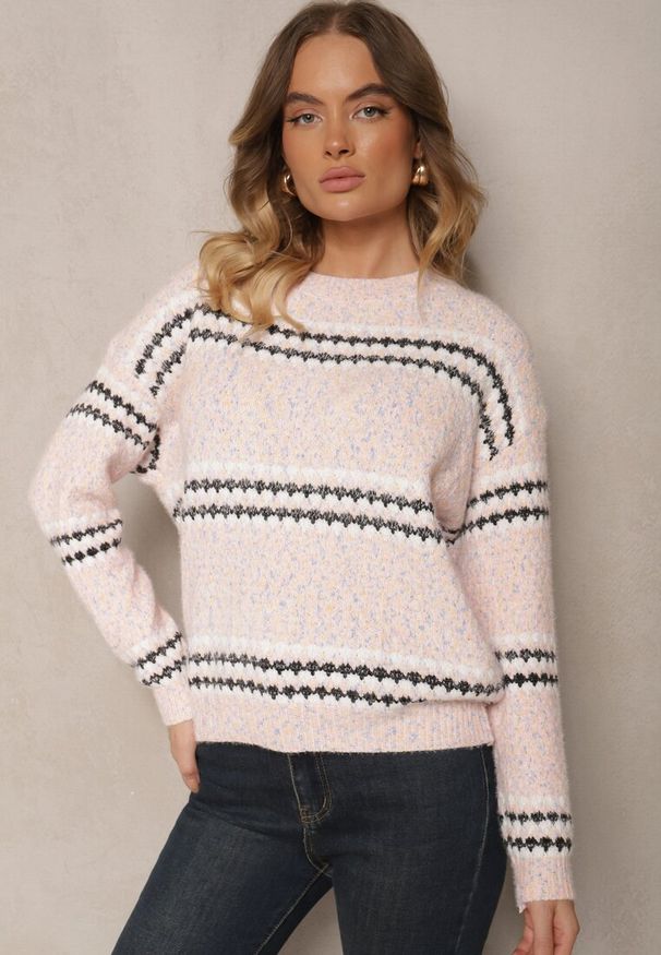Renee - Jasnoróżowy Sweter z Bawełną w Paski Siadora. Okazja: na spotkanie biznesowe. Kolor: różowy. Materiał: bawełna. Wzór: paski. Styl: biznesowy, elegancki