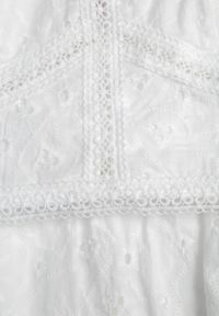 Born2be - Biały Komplet w Stylu Boho Koronkowy Top i Spódnica Rozkloszowana z Gumką w Pasie Sovemia. Kolor: biały. Materiał: koronka. Wzór: aplikacja #8