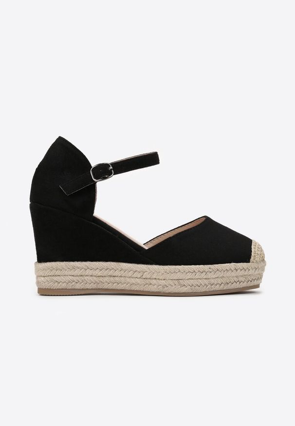 Renee - Czarne Sandały Ampatea. Okazja: na co dzień. Zapięcie: sprzączka. Kolor: czarny. Sezon: lato. Obcas: na koturnie. Styl: elegancki, casual, klasyczny, boho. Wysokość obcasa: średni