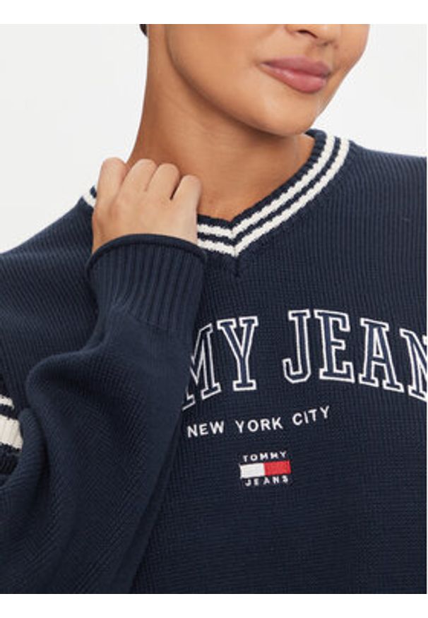 Tommy Jeans Sweter Varsity DW0DW18692 Granatowy Relaxed Fit. Kolor: niebieski. Materiał: bawełna