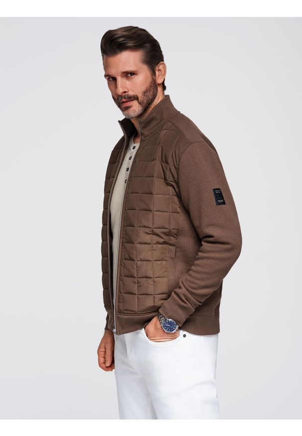 Ombre Clothing - Lekka rozpinana męska kurtka z pikowanym przodem – brązowa V3 - Rozmiar: L. Typ kołnierza: kołnierzyk stójkowy. Kolor: brązowy. Materiał: tkanina, dzianina, poliester, materiał, bawełna, syntetyk. Styl: elegancki