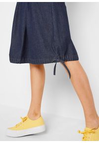bonprix - Spódnica dżinsowa ze stretchem, ze szczypankami, wiązanym troczkiem i wygodnym paskiem w talii. Kolor: niebieski #3