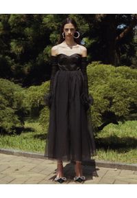 MACH&MACH - Czarna spódnica midi z jedwabiu. Kolor: czarny. Materiał: jedwab #2