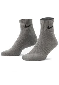 Skarpetki Nike Everyday Cushioned SX7667-964 - multikolor. Kolor: wielokolorowy. Materiał: bawełna, poliester, prążkowany, materiał, nylon. Technologia: Dri-Fit (Nike). Wzór: aplikacja #1