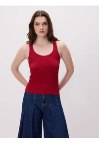 Reserved - Top z metalizowaną nitką - czerwony. Kolor: czerwony. Materiał: wiskoza, dzianina #1
