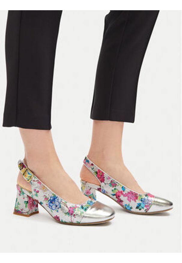 Laura Vita Sandały Hicmimo 09 Srebrny. Kolor: srebrny. Materiał: skóra