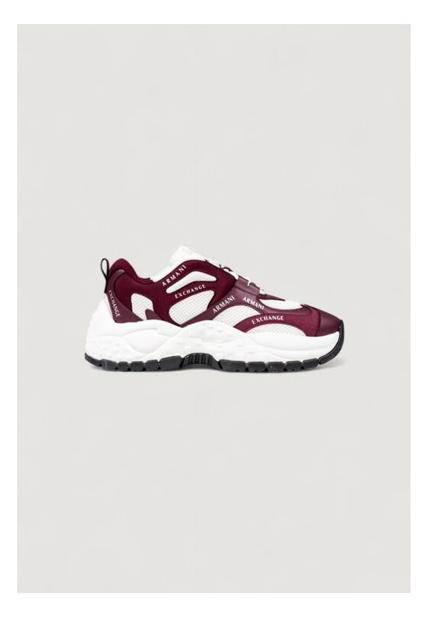 Armani Exchange Sneakersy XDX120 XV708 MZ134 Bordowy. Kolor: czerwony. Materiał: materiał