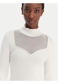 Guess Sukienka dzianinowa W6RK61 Z4842 Biały Regular Fit. Kolor: biały. Materiał: syntetyk #2