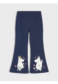 Sinsay - Bawełniane spodnie flare z nadrukiem Moomin - granatowy. Kolor: niebieski. Materiał: bawełna. Wzór: nadruk #1