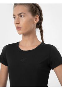 4f - Koszulka treningowa slim szybkoschnąca damska. Kolor: czarny. Materiał: dzianina, skóra, materiał. Sport: fitness #2