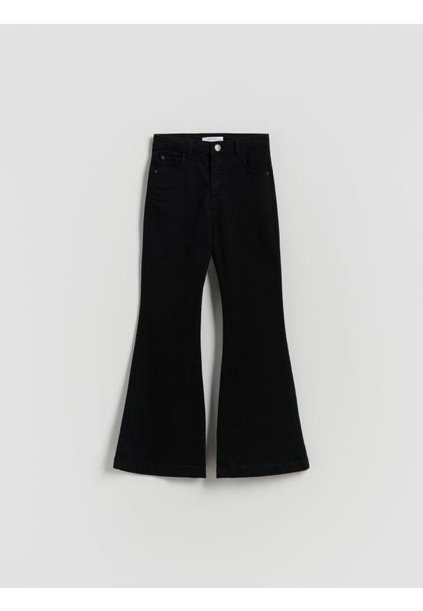 Reserved - Jeansy flare high waist - czarny. Stan: podwyższony. Kolor: czarny
