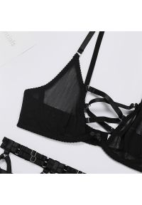 Intica - Komplet bielizny harness z elastycznymi paskami na romantyczny wieczór Hemlata. Kolor: czarny. Materiał: materiał #8