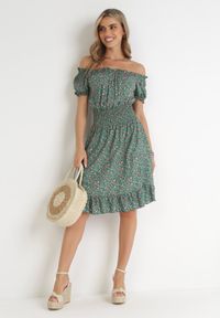 Born2be - Zielona Sukienka Hiszpanka z Bawełny z Gumką w Pasie Viliana. Okazja: na spacer, na co dzień. Typ kołnierza: dekolt hiszpanka. Kolor: zielony. Materiał: bawełna. Długość rękawa: krótki rękaw. Sezon: lato. Styl: casual, elegancki #2