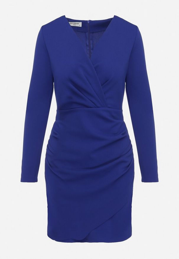 Born2be - Granatowa Sukienka Mini z Kopertowym Dekoltem i Marszczeniami Hiacinta. Typ kołnierza: dekolt kopertowy. Kolor: niebieski. Typ sukienki: kopertowe. Styl: elegancki. Długość: mini