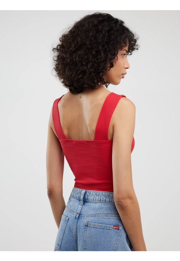 Big-Star - Top damski w prążek czerwony Serecona 603. Kolor: czerwony. Materiał: dzianina, skóra, jeans. Długość rękawa: na ramiączkach. Wzór: prążki