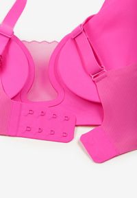 Born2be - Fuksjowy Biustonosz z Ozdobnym Wycięciem Ezirelle. Kolor: różowy. Materiał: jeans. Rodzaj stanika: wyciągane miseczki. Wzór: gładki #6
