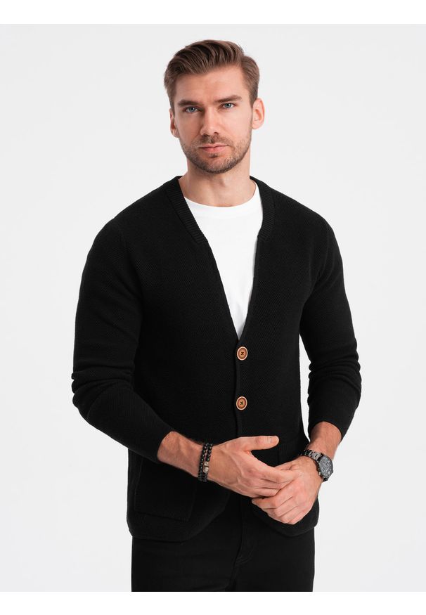 Ombre Clothing - Dzianinowy kardigan męski z kieszeniami i ozdobnymi guzikami – czarny V1 OM-SWCD-0109 - XL. Okazja: na co dzień. Kolor: czarny. Materiał: dzianina. Wzór: aplikacja. Styl: elegancki, casual