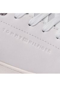 TOMMY HILFIGER - Tommy Hilfiger Sneakersy Tw W Undyed Cupsole FW0FW06452 Biały. Kolor: biały. Materiał: skóra