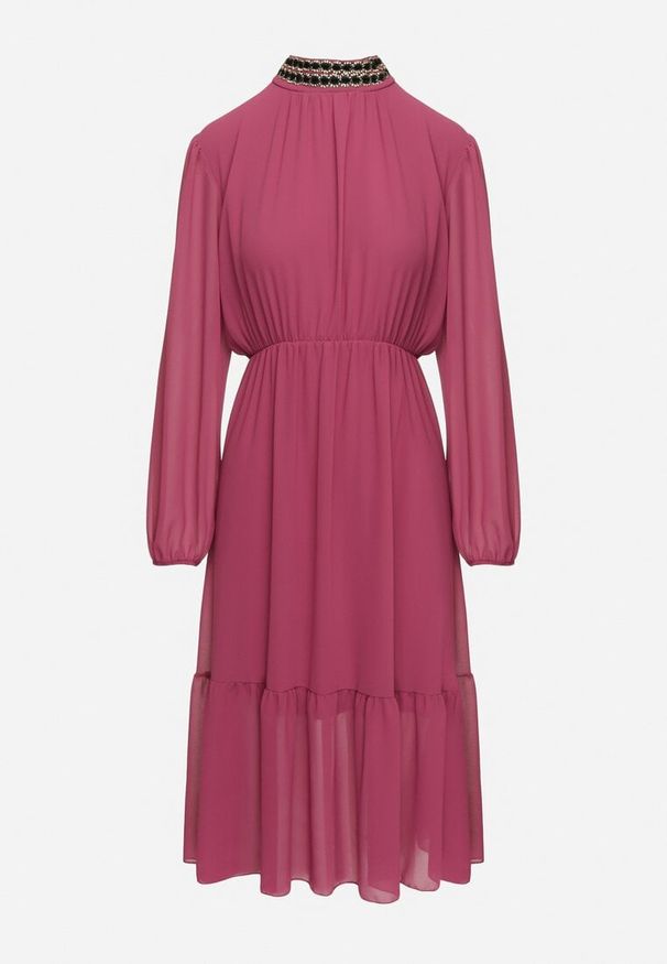 Born2be - Fioletowa Sukienka z Gumką w Talii Ozdobiona Aplikacjami przy Dekolcie Lilirae. Kolor: fioletowy. Wzór: aplikacja. Sezon: wiosna, lato. Styl: elegancki