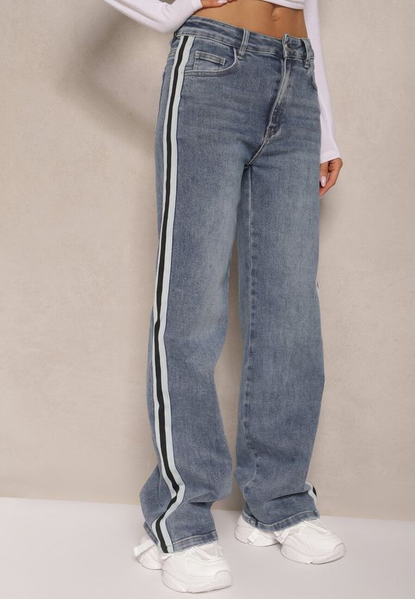 Renee - Niebieskie Jeansy High Waist o Szerokim Kroju Zdobione Lampasami Sesandria. Okazja: na co dzień. Stan: podwyższony. Kolor: niebieski. Wzór: aplikacja. Styl: casual, elegancki