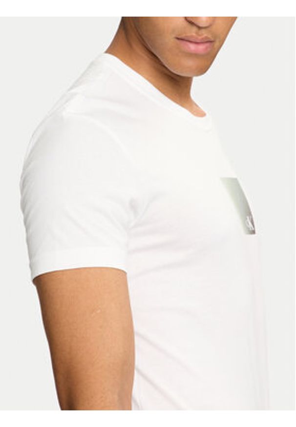 Calvin Klein Jeans T-Shirt Metallic Box J30J325686 Biały Slim Fit. Kolor: biały. Materiał: bawełna