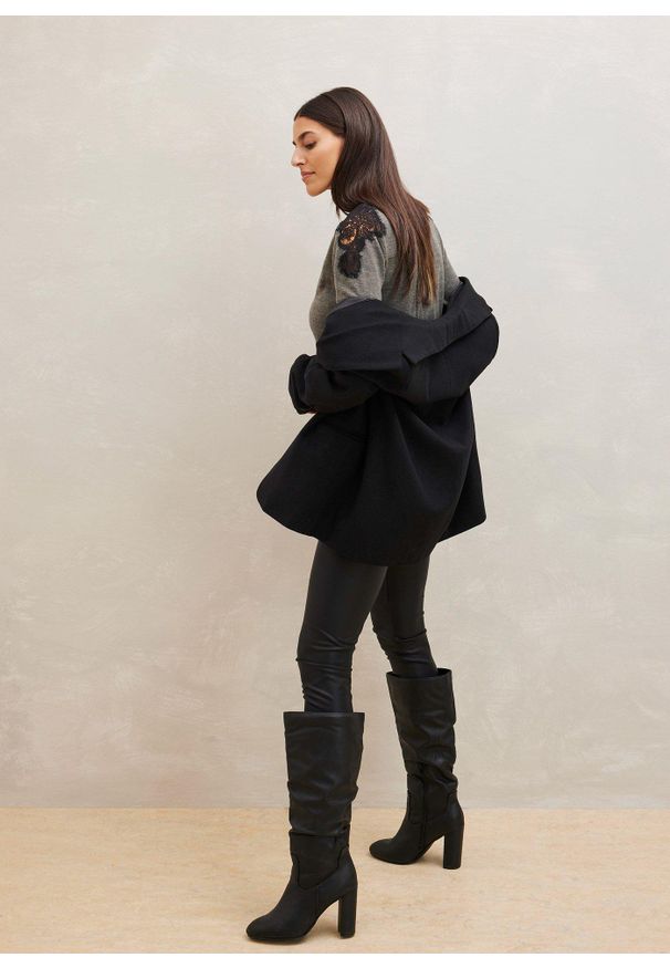 bonprix - Sweter z cienkiej dzianiny. Kolor: szary. Materiał: dzianina, koronka. Wzór: koronka