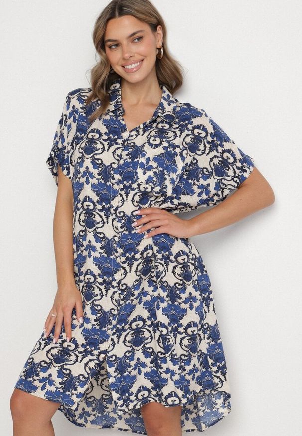 Born2be - Granatowa Pudełkowa Sukienka Koszulowa z Wiskozy w Ornamentalny Print Vanisse. Okazja: na co dzień. Kolor: niebieski. Materiał: wiskoza. Długość rękawa: krótki rękaw. Wzór: nadruk. Sezon: wiosna, lato. Typ sukienki: koszulowe. Styl: casual