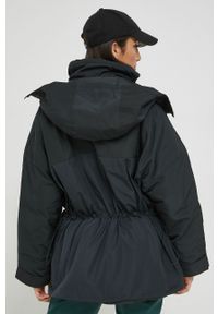 adidas Originals kurtka damska kolor czarny zimowa oversize. Kolor: czarny. Materiał: materiał. Sezon: zima #3