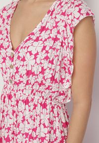 Born2be - Fuksjowa Bawełniana Sukienka w Kwiatki o Rozkloszowanym Kroju z Gumką Alanilia. Okazja: na co dzień. Typ kołnierza: dekolt w kształcie V. Kolor: różowy. Wzór: kwiaty. Typ sukienki: rozkloszowane. Materiał: bawełna. Długość rękawa: krótki rękaw. Sezon: wiosna, lato. Styl: casual, elegancki #7
