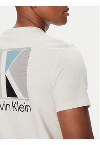 Calvin Klein T-Shirt Abstract Graphic LV04RC853G Écru Regular Fit. Materiał: bawełna