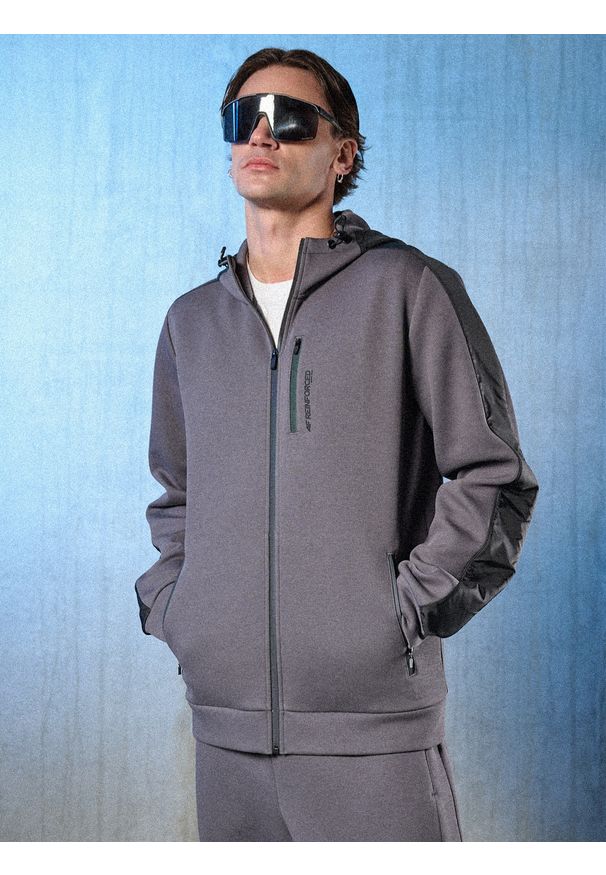 4f - 4F Bluza dresowa regular z kapturem męska - szara XL. Okazja: na co dzień. Typ kołnierza: kaptur. Kolor: szary. Materiał: dresówka. Wzór: gładki. Styl: casual, sportowy