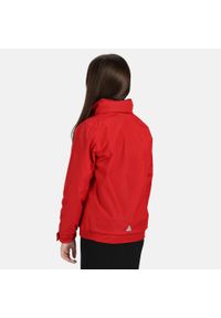 Regatta - Wodoodporna, Wiatroszczelna Kurtka Dover Dla Dzieci I Dzieci. Kolor: czerwony, niebieski, wielokolorowy. Materiał: softshell. Styl: sportowy