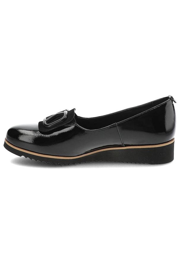 Czarne Półbuty Karino Eleganckie Buty Damskie. Okazja: na co dzień, na randkę, do pracy. Zapięcie: bez zapięcia. Kolor: czarny. Materiał: lakier, skóra. Szerokość cholewki: normalna. Obcas: na obcasie. Styl: elegancki. Wysokość obcasa: średni