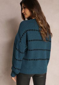Renee - Granatowy Sweter z Szerokimi Bufiastymi Rękawami i Drobnym Wzorem Nigistis. Kolor: niebieski. Materiał: dzianina, tkanina. Długość rękawa: długi rękaw. Długość: długie. Wzór: aplikacja, paski. Styl: klasyczny #5
