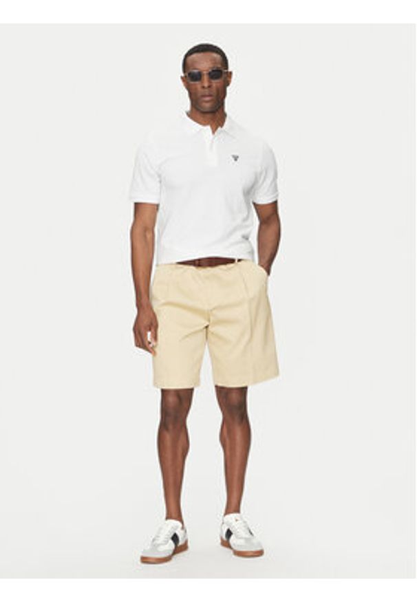 Guess Polo F5GP00 K9WF1 Biały Regular Fit. Typ kołnierza: polo. Kolor: biały. Materiał: bawełna