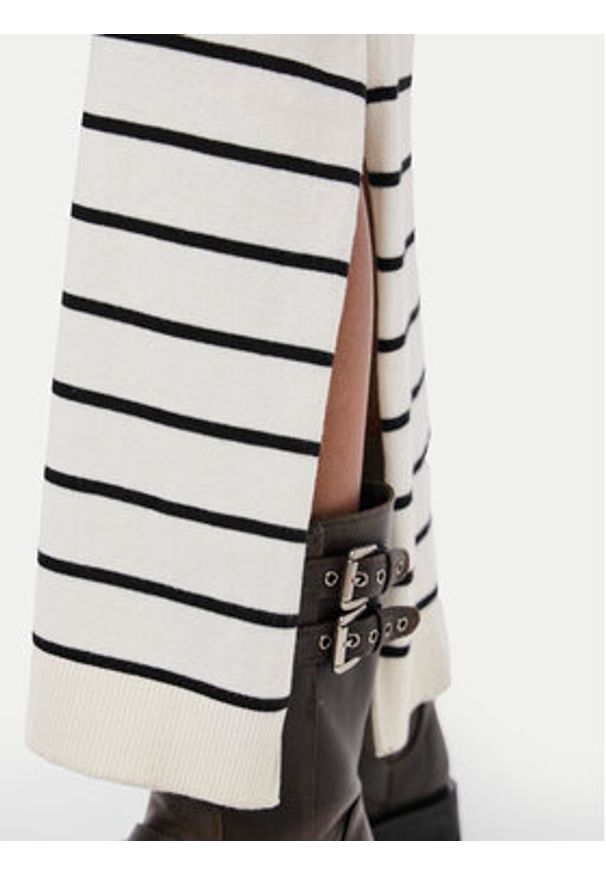 Pieces Spódnica ołówkowa Joy 17150578 Biały Regular Fit. Kolor: biały. Materiał: syntetyk