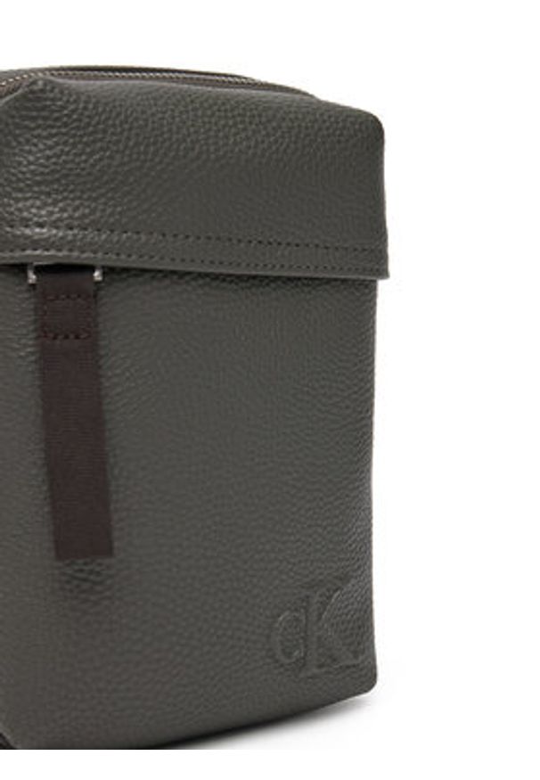Calvin Klein Saszetka Cargo Reporter S Bag LV04G3080G Szary. Kolor: szary. Materiał: skóra