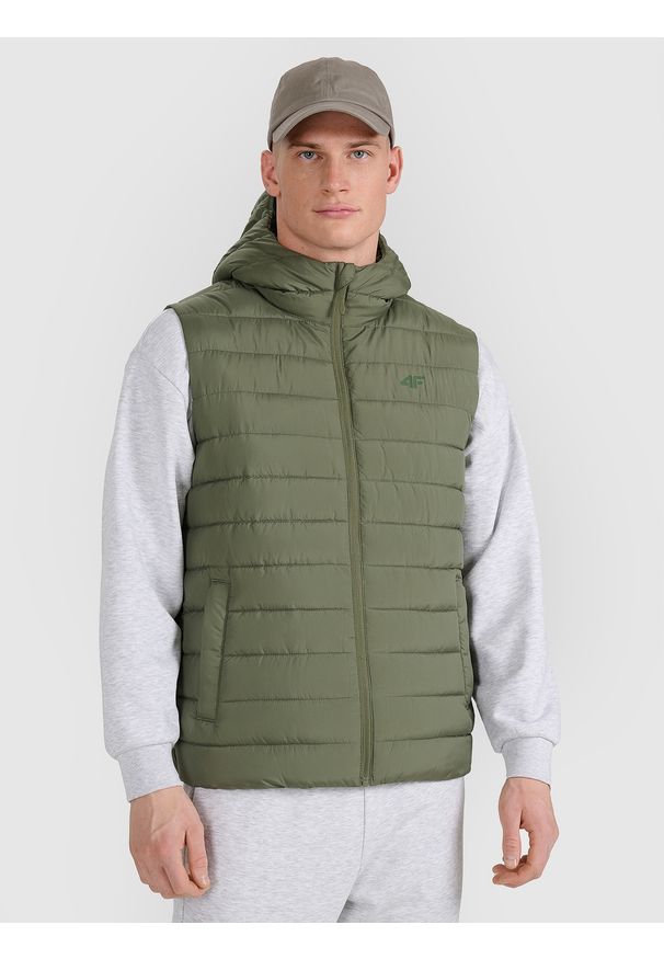 4f - 4F Bezrękawnik puchowy z wypełnieniem syntetycznym męski - khaki M. Okazja: na co dzień. Typ kołnierza: kołnierzyk stójkowy, kaptur. Kolor: oliwkowy, brązowy, wielokolorowy. Materiał: puch, syntetyk. Długość rękawa: bez rękawów. Długość: długie. Styl: casual, klasyczny, sportowy