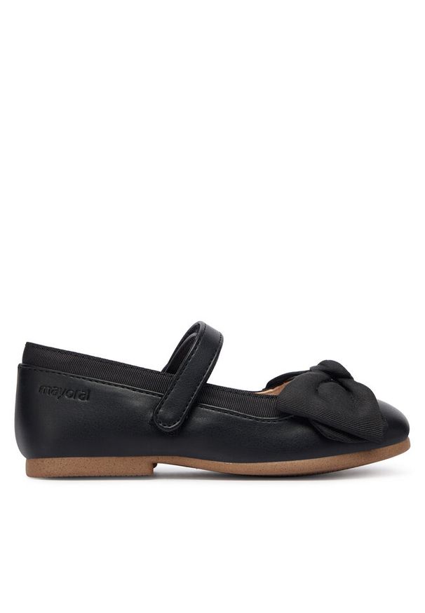 Półbuty Mayoral. Kolor: czarny