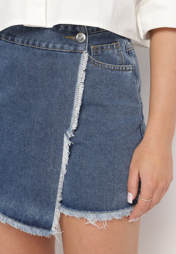 Born2be - Granatowe Jeansowe Spódnico-Spodenki Jeansowe z Bawełny z Wysokim Stanem Neliatha. Okazja: na co dzień. Stan: podwyższony. Kolor: niebieski. Materiał: jeans, bawełna. Długość: krótkie. Styl: wizytowy, elegancki, casual