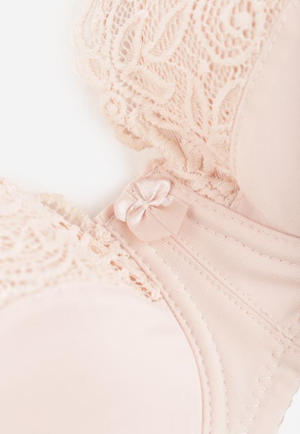 Renee - Jasnobeżowy Klasyczny Biustonosz Ozdobiony Koronką Terisa. Kolor: beżowy. Materiał: koronka. Wzór: aplikacja, koronka